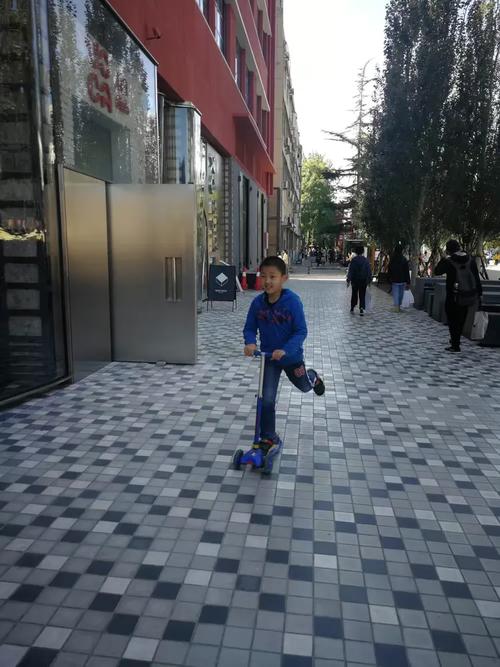 形成了798共识,和建设世界城市的过程中北京在发展文化创意产业